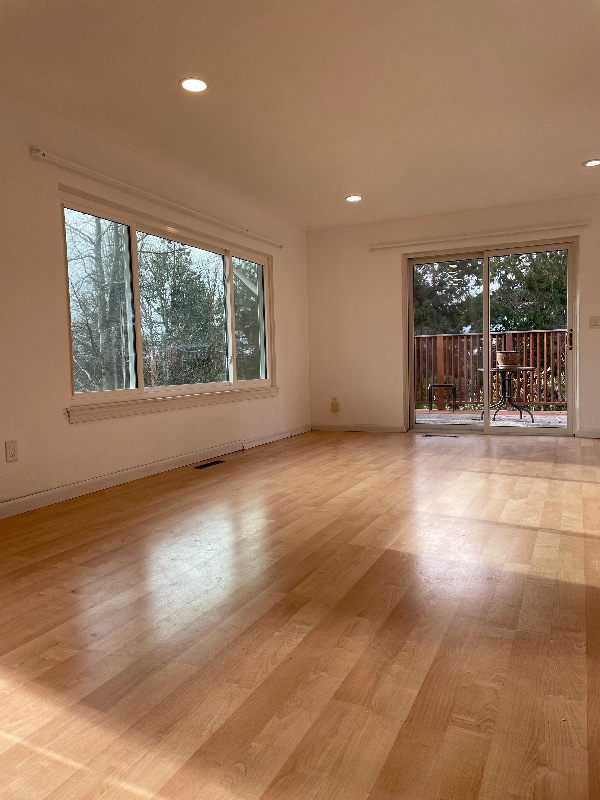 Photo - 129 126th St E