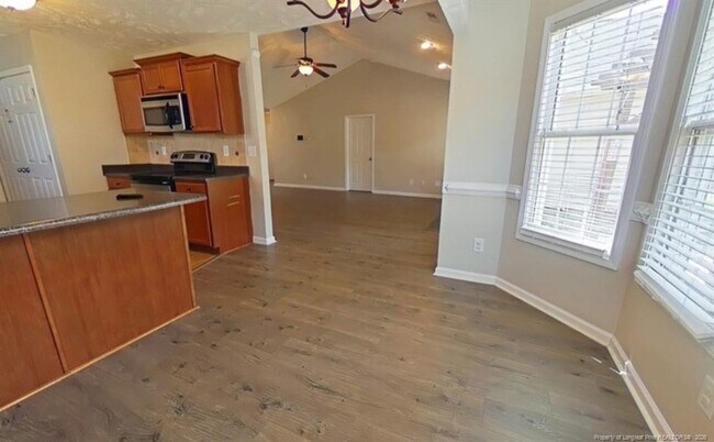 Photo - 472 Collinwood Dr