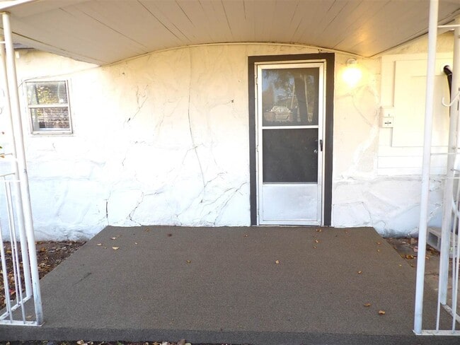 Photo - 316 NW Columbia Ave