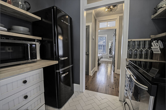Building Photo - 172 Cordova St Unit 11 Rental
