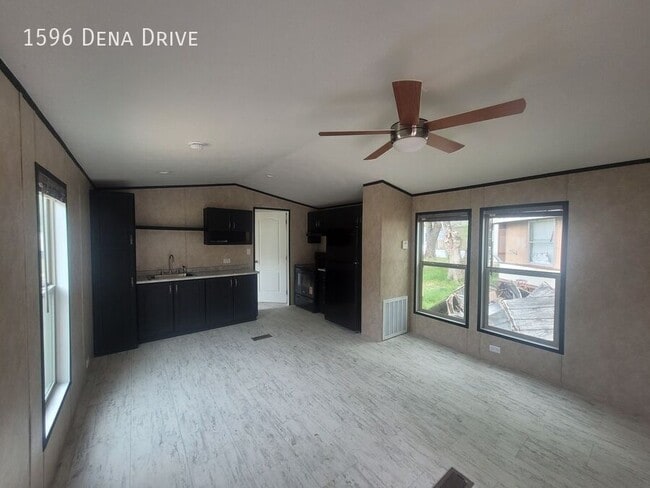 Photo - 1596 Dena Dr