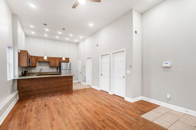 Photo - 77 E 7th Ave
