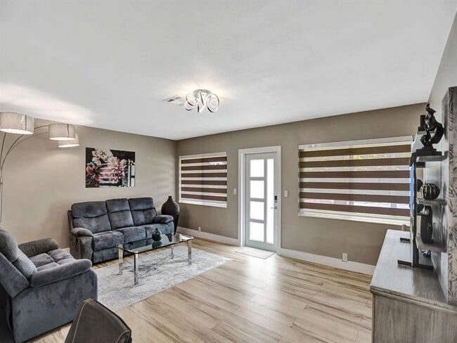 Photo - 491 SE 23rd Ave