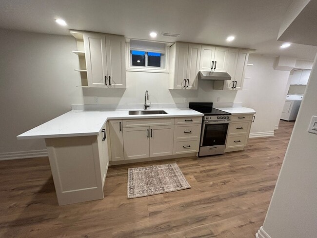 Photo - 365 Kingsview Dr