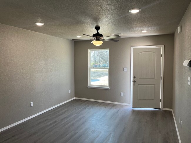 Photo - 222 W 8th St Unit A