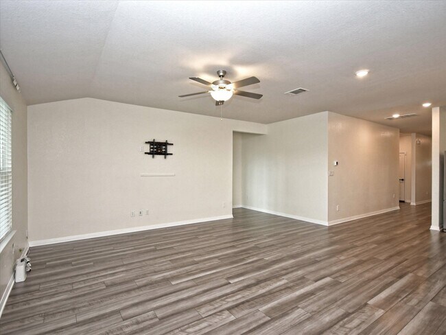 Photo - 672 Wild Spur Ln