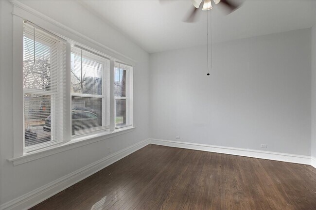 Photo - 2552 N Kildare Ave Unit 1S