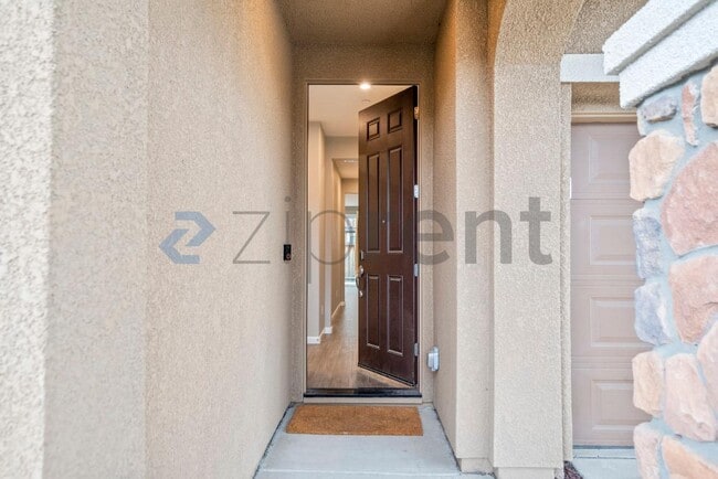 Photo - 572 Delicato Dr