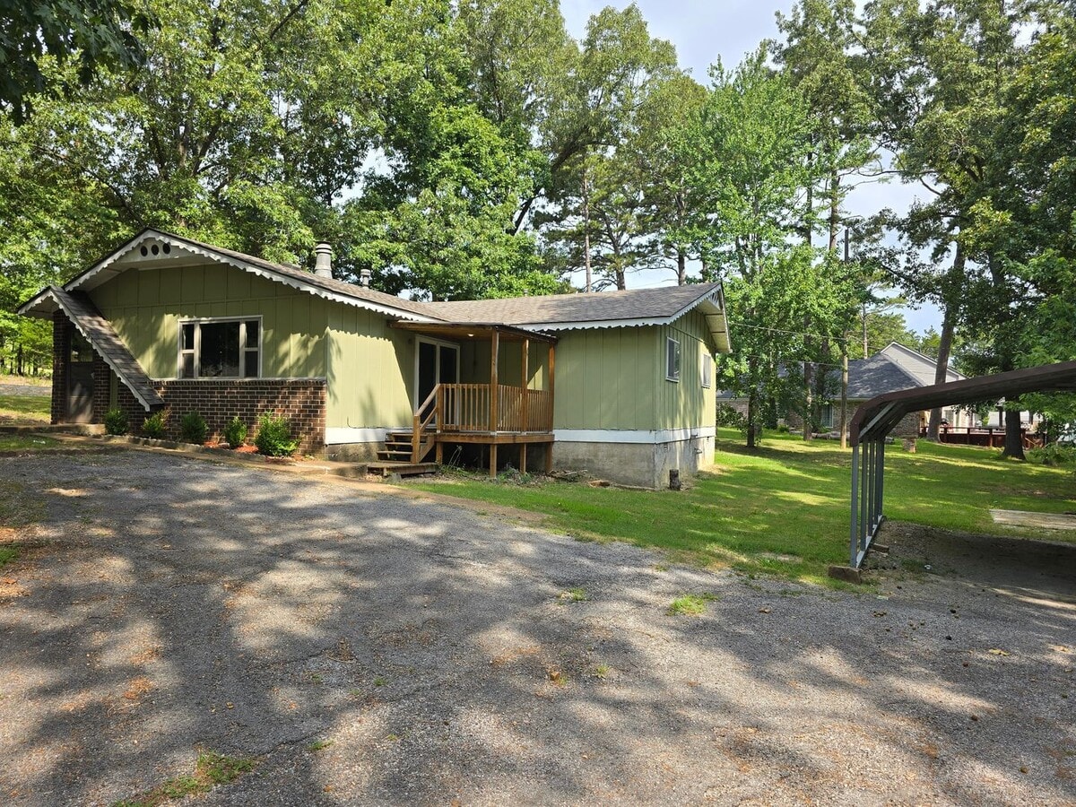 3/2 Home in Batesville City Limits - 3/2 Home in Batesville City Limits