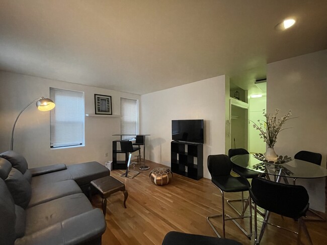 Building Photo - 96 Saint Botolph St Rental