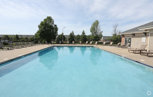 Piscina - Centennial Park Apartments