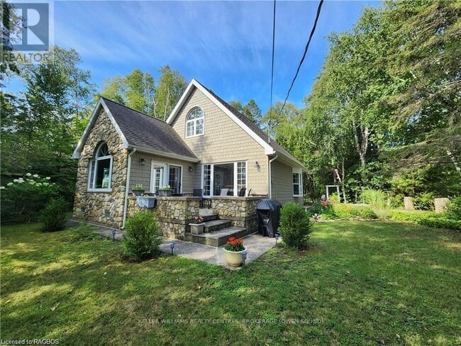 Photo - 303 Isthmus Bay Rd