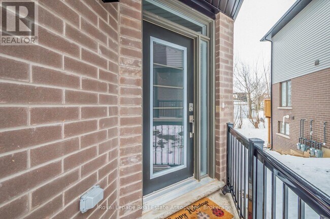 Photo - 3981 Crown St