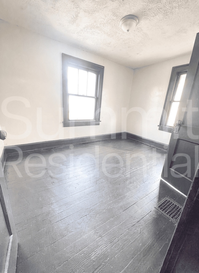 Photo - 4 Bedroom House for Rent