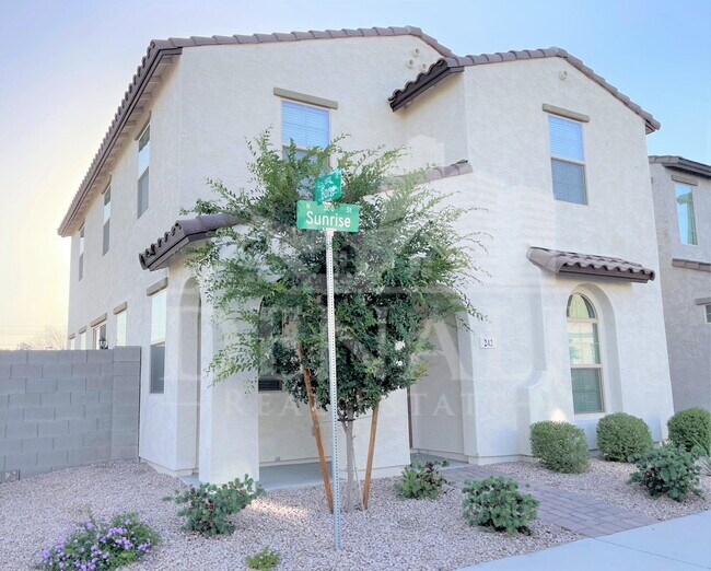 242 N Sunrise