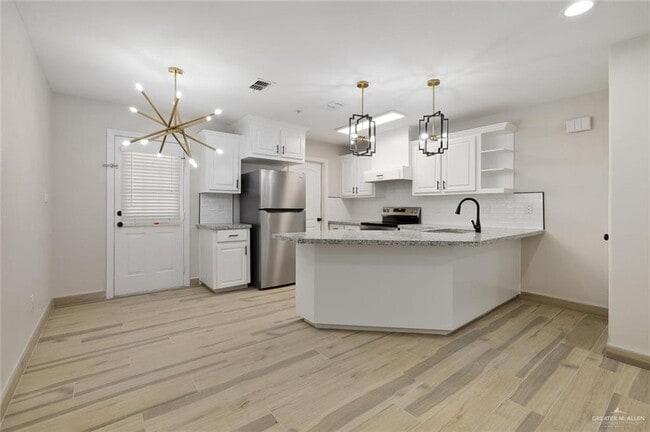 Photo - 18 N 49th St