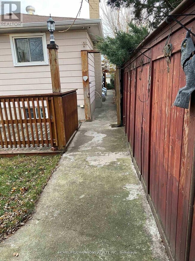 Photo - 80 Keyworth Trail