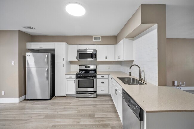 Kitchen - 2303 East Side Dr Unit 109