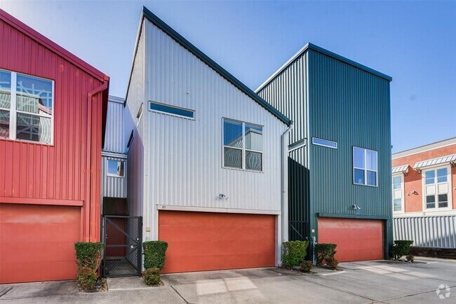 Building Photo - 21 N Ennis St Rental