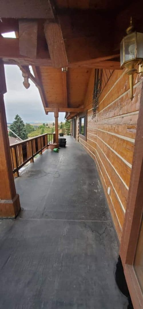Photo - Log Home with close public lake access - A...