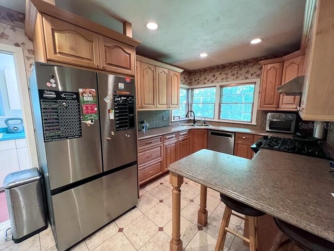 411 NW 26th St