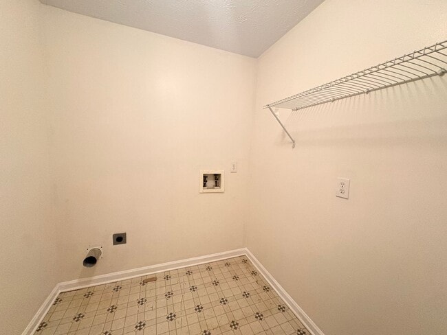Photo - 1112 Ridge Dr