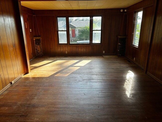 Photo - 1004 S Madison St