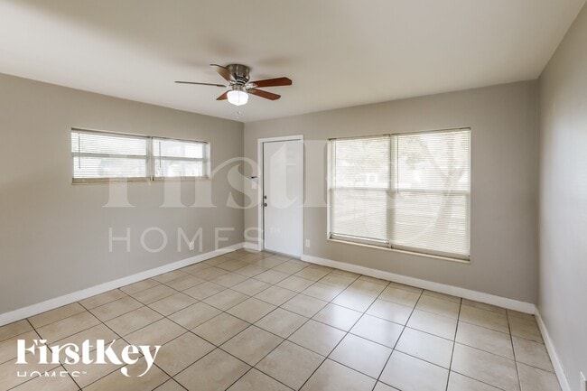 Photo - 210 NW 53rd St