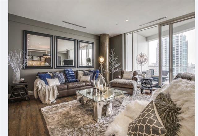 Photo - 2408 Victory Park Ln Unit 1034