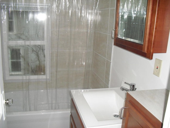 Bathroom - 6512 23rd Ave Unit Upper