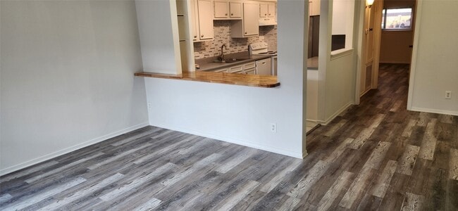Building Photo - 11550 Chimney Rock Rd Unit 123 Rental
