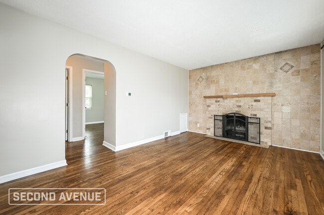 Photo - 1247 Cascade Rd