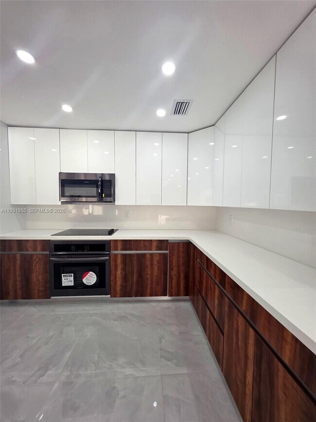 Photo - 5095 SW 73rd Ave