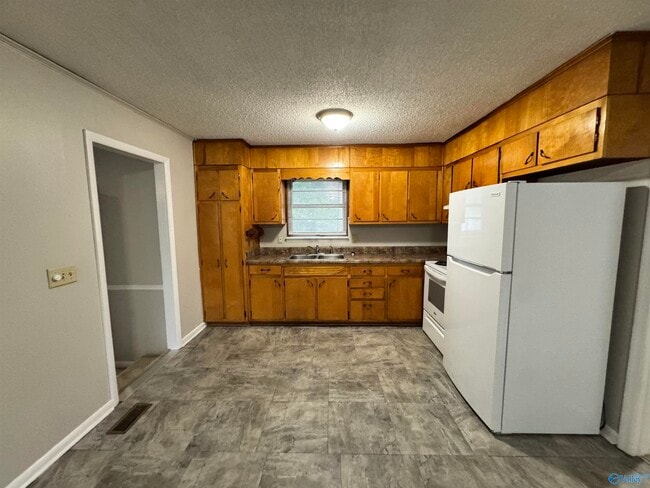 Photo - 3812 Melody Cir NE