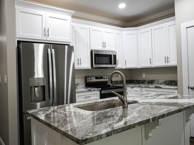 Photo - 1366 Summer Cir SW