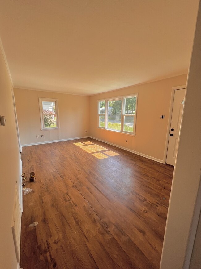 Photo - 805 Jewell Ave