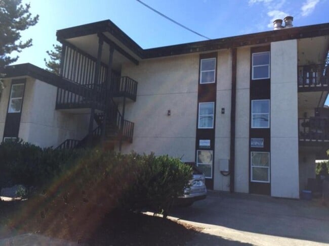 Photo - 1 bedroom in Seattle WA 98116 Unit 2733 61 Ave SW-1 bedroom
