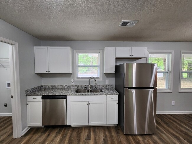 Photo - 723 W Creek Cir