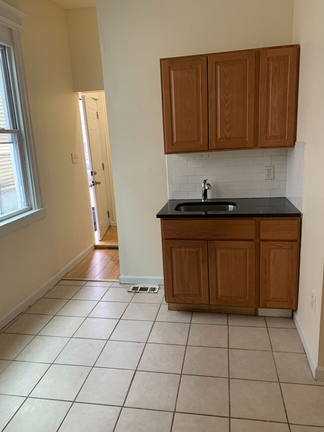 14 Wainwright St Unit 1