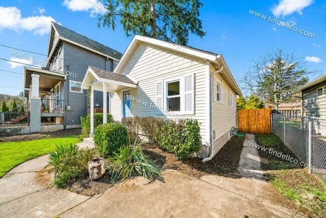 Photo - Charming 1-Bedroom Home in Portsmouth with A/C, Fenced Yard & Off-Street Parking