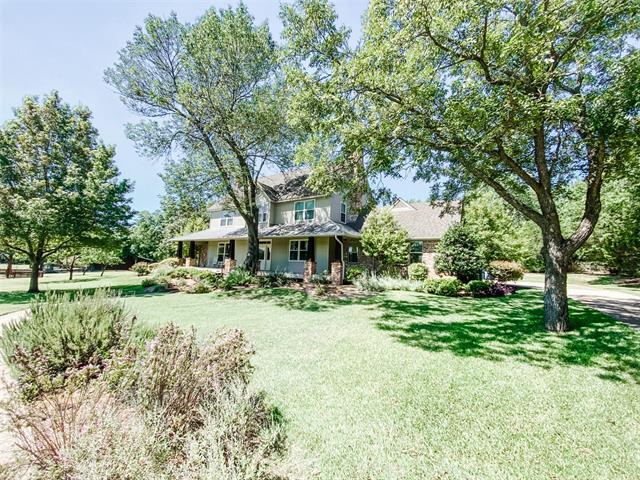 Photo - 581 Country Club Rd