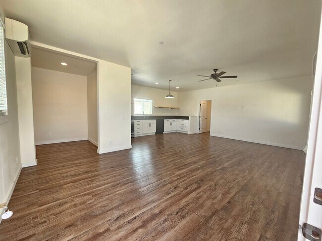 Building Photo - 6615 National Park Dr Unit 4
