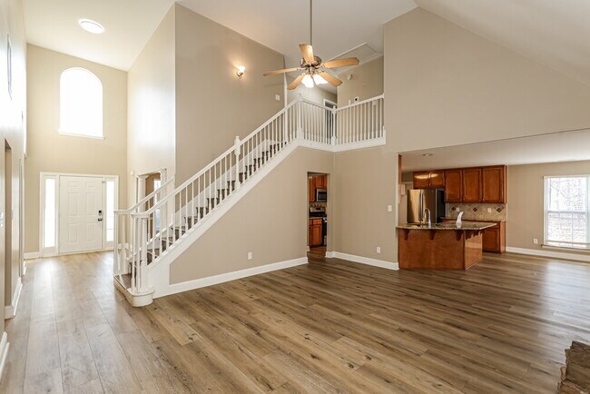 Photo - 215 Doe Hollow Trace