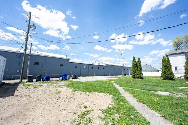 Photo - 611 N Main St Unit 3