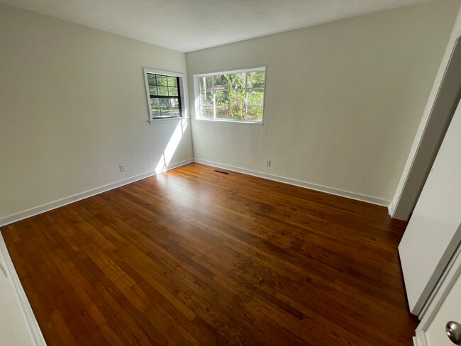 Photo - 3147 Shirley Dr