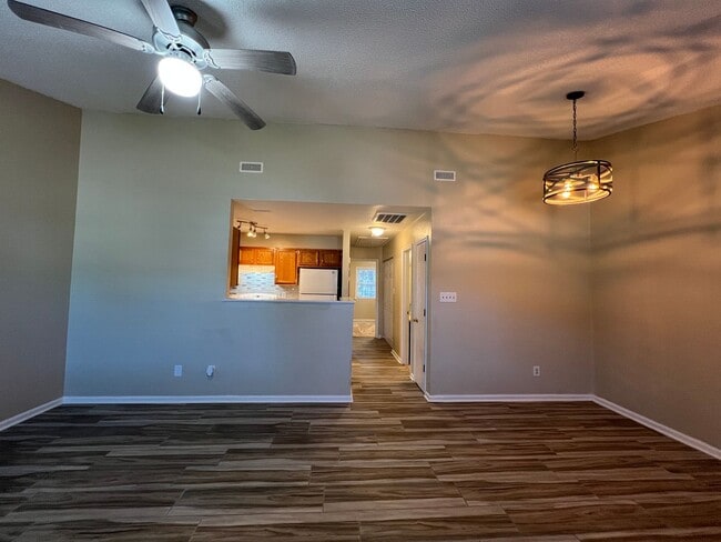 Building Photo - 136 Marlene Dr