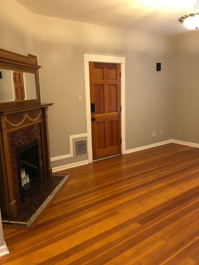 Photo - 217 E Oak St Unit 217 E Oak St - A