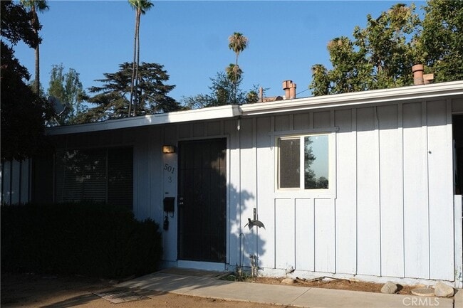 Photo - 501 University Pl