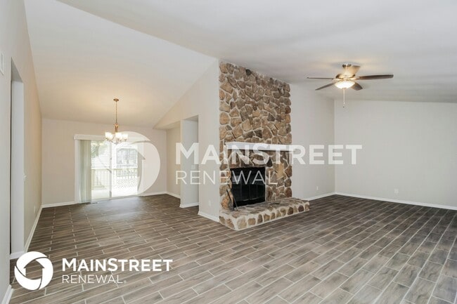 Photo - 1238 Lakeview Pkwy