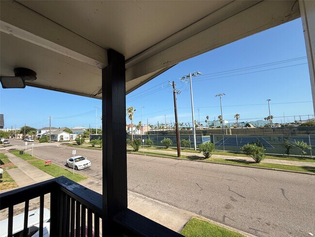 Photo - 2716 Avenue Q Unit 5